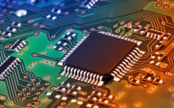 自動點膠機在芯片行業中的應用