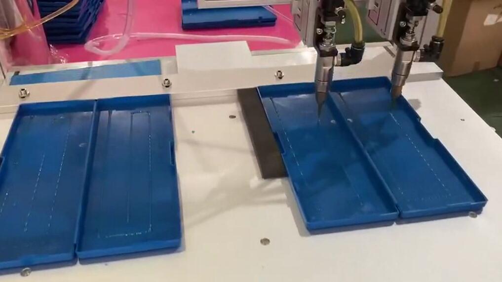 工具盒粘接海綿墊 | 雙頭點膠機